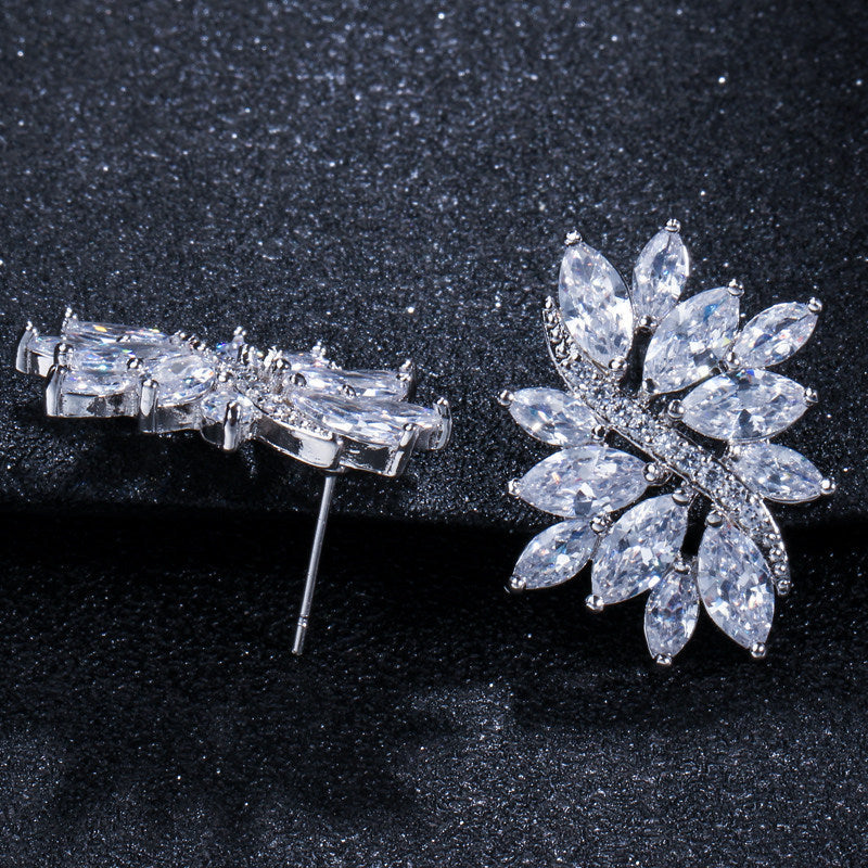 Korean-style fashionable flower AAA zircon earrings for women a pair of sweet ear ornaments