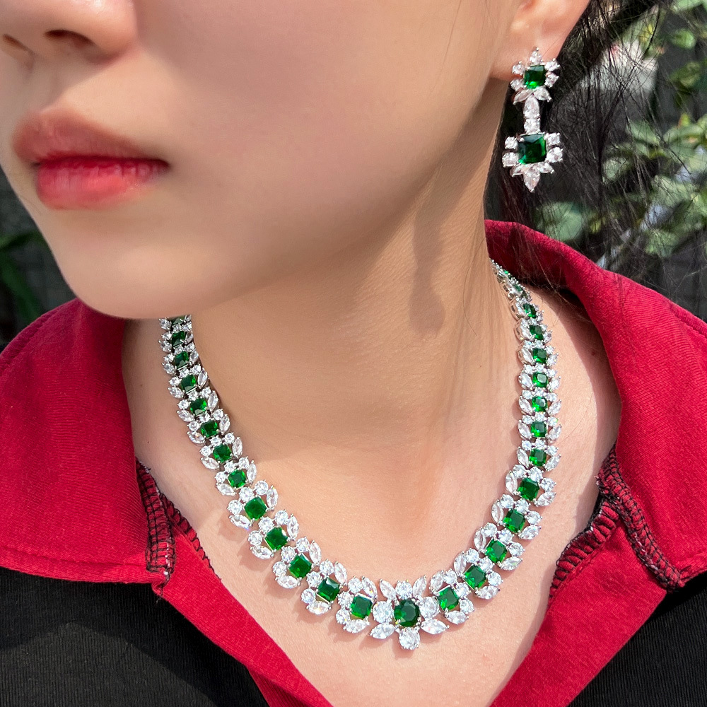European and American haute couture style luxurious emerald and zircon bracelet for formal event dress accessories fully set with diamonds necklace and earrings set