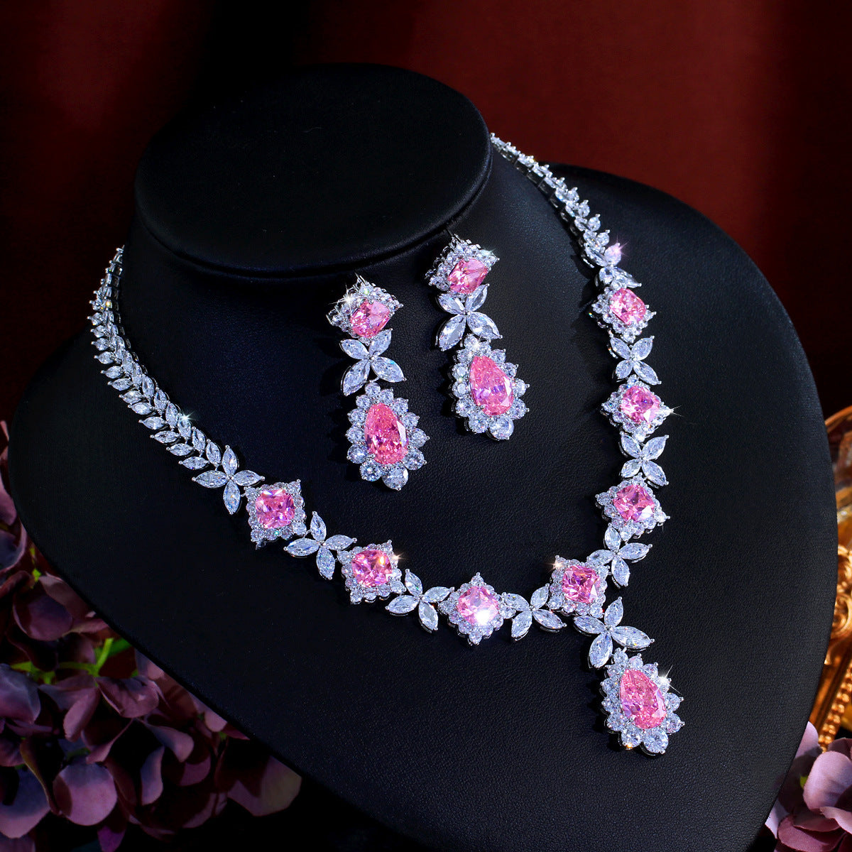 European and American popular jewelry style fashionable pink diamond necklace and earrings set as a two-piece set for formal evening gowns and wedding dresses pink diamond set