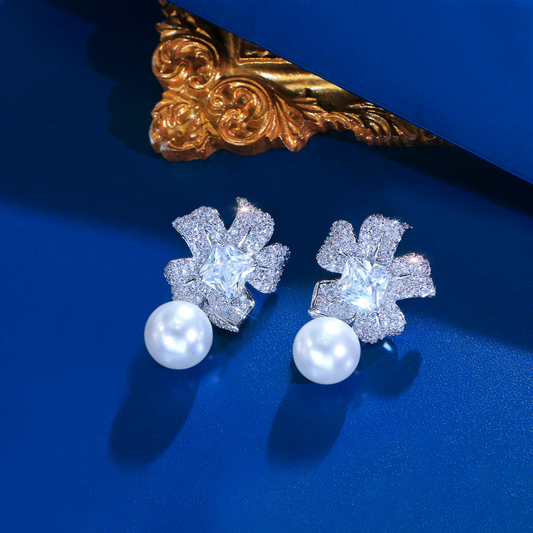 S925 silver needle-shaped floral pearl earrings - elegant and luxurious ear studs for women with a unique small design and grand appearance
