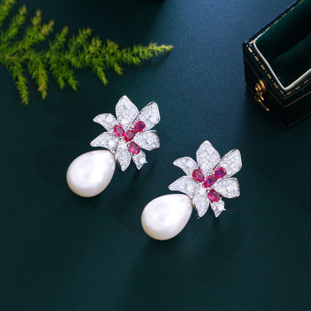 Luxury-sleek and sweet zircon flower and pearl earrings made of S925 silver with an elegant and sophisticated touch suitable for high-class ladies and versatile accessories