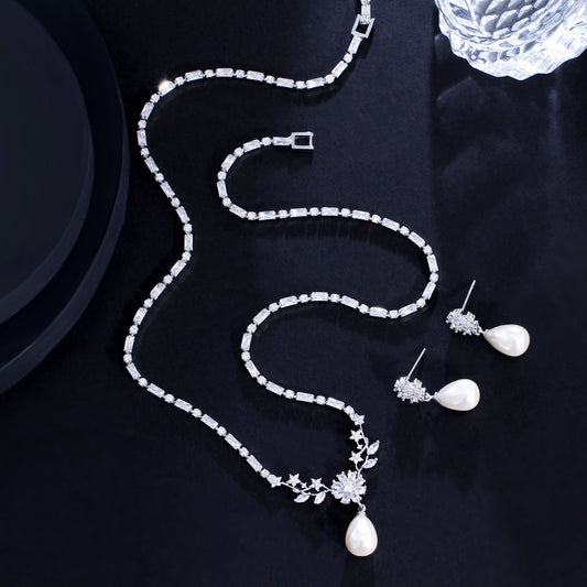 Korean version of light luxury minimalist niche design pearl collar chain with micro-set zirconia pearls and pearl earrings set. Set package