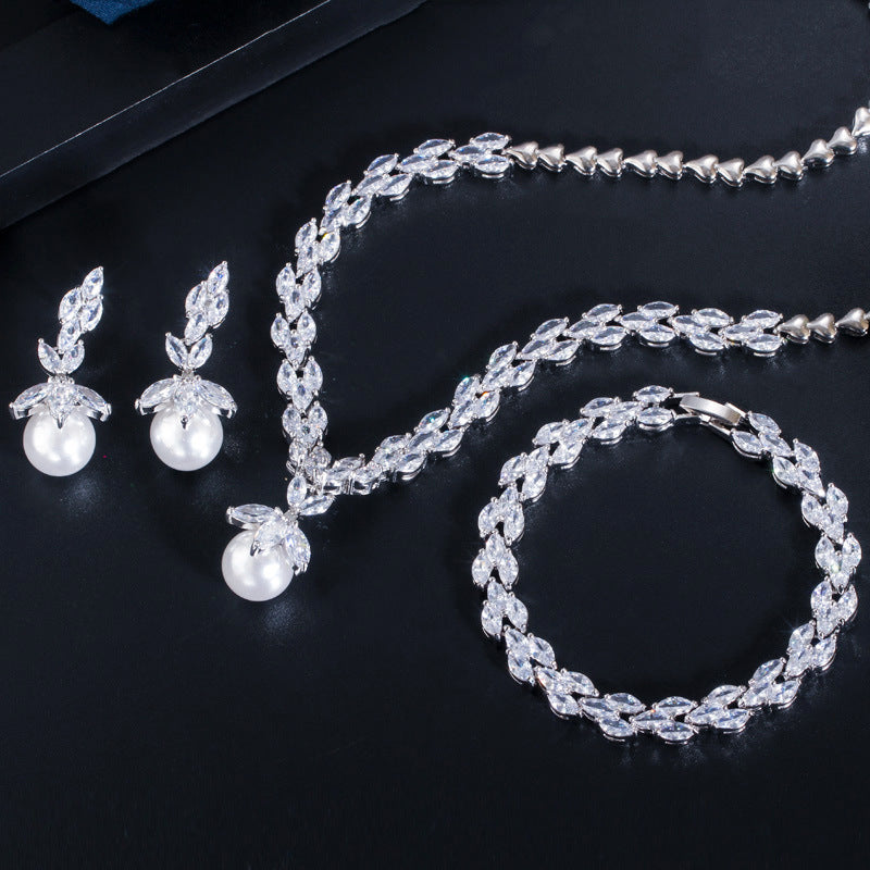 Japanese and Korean bride AAA zircon braceletshell pearl hand chain earrings and necklace set of three pieces