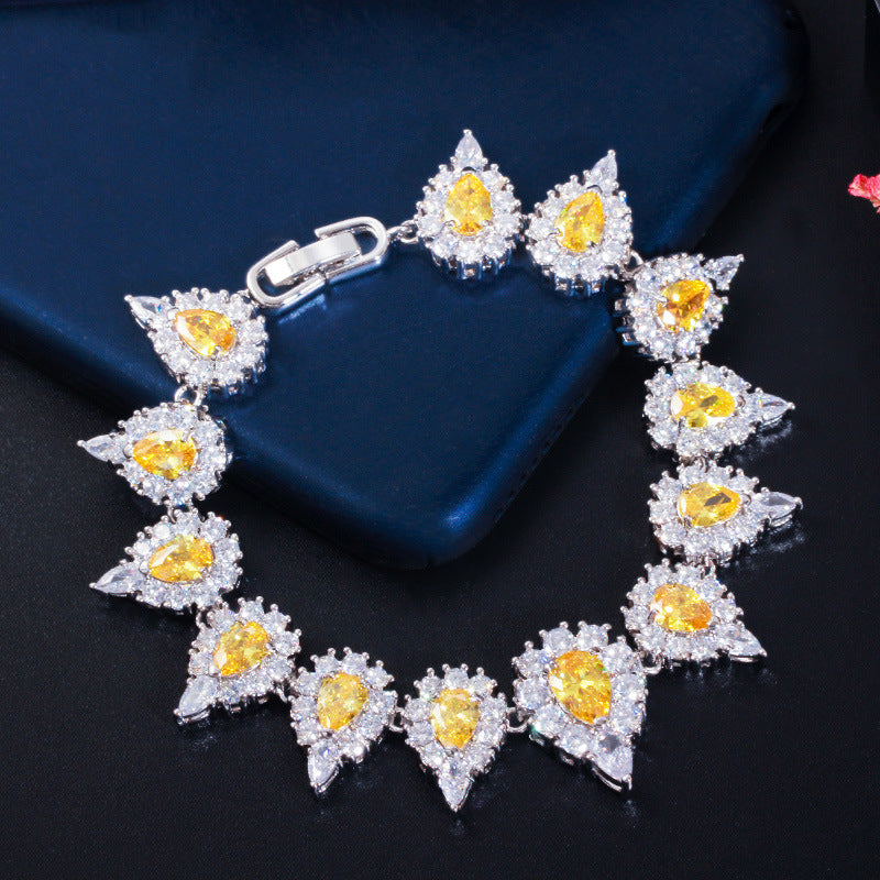 Korean version of luxury light-weight jewelry with full diamonds and zirconium stones fashionable women's electroplated white gold bracelet