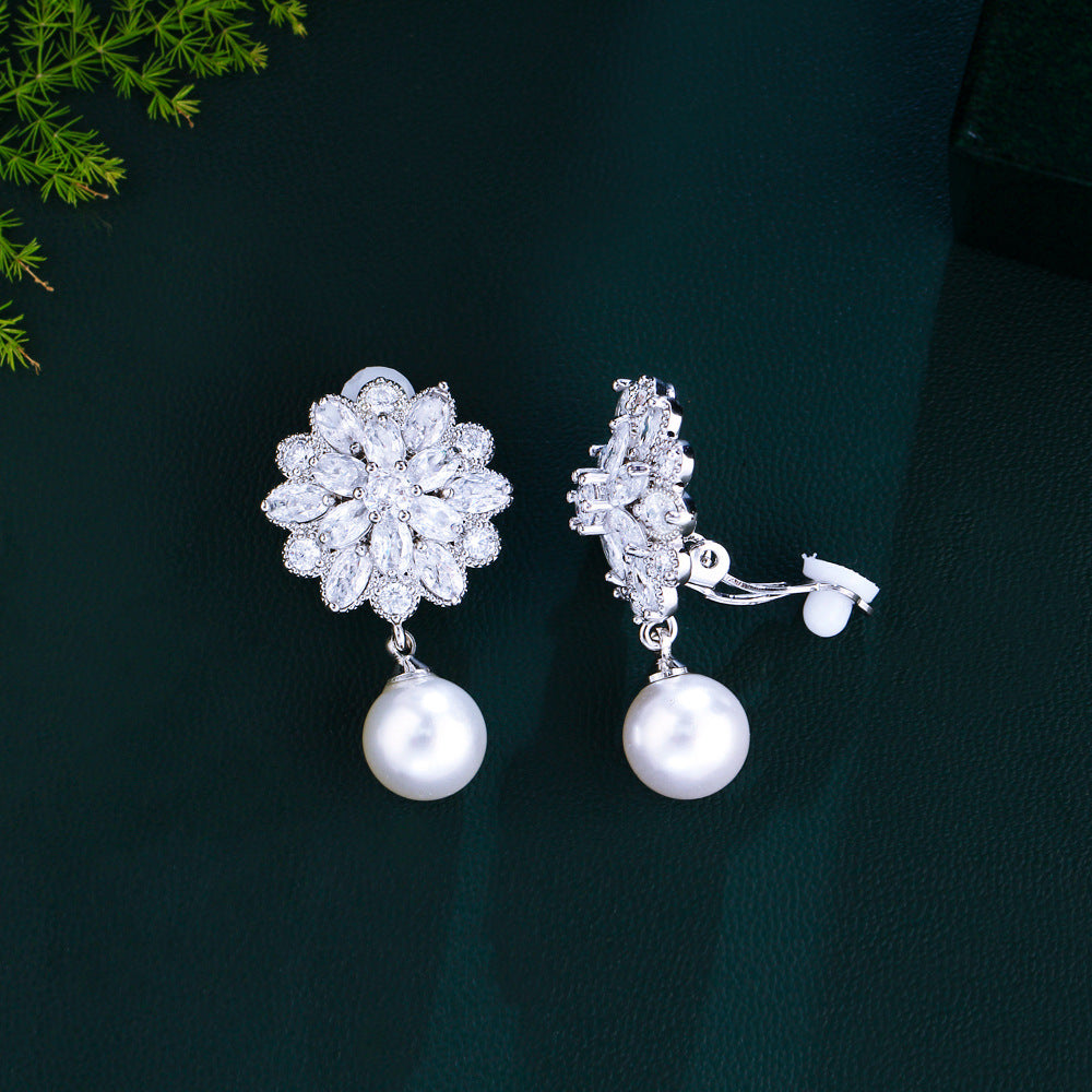 Korean version pearl flower glitter zirconia ear clips - fashionable and light-hearted women's ear accessories
