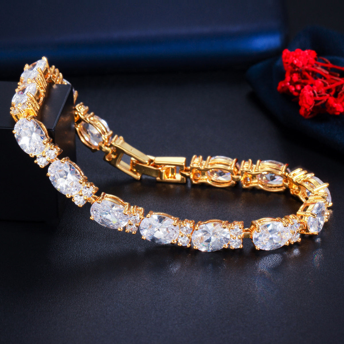 European and American fashion multi-purpose jewelry - eco-friendly copper electroplated genuine gold micro-set zirconia bracelet with color retention