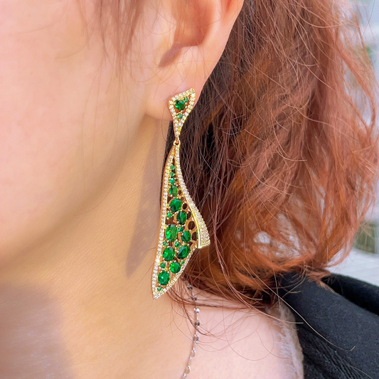 S925 silver jewelry - European Heavy Industry brand. Personalized green emerald earrings Trendy and luxurious featuring lightweight and high-end design With dangling zircon stones
