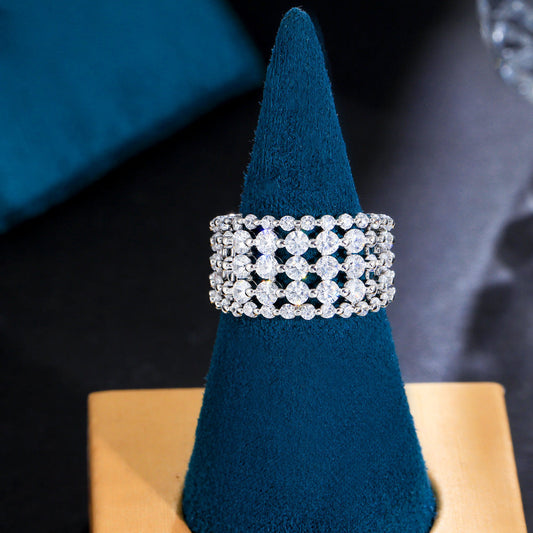 Luxurious retro ultra-bright open ring with full diamonds - a rare and popular online live-streaming accessory featuring zirconium rings
