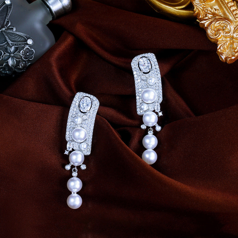 S925 silver filigree vintage royal style elegant zircon and pearl stud earrings with high-end design and elegant appearance as an earpiece set