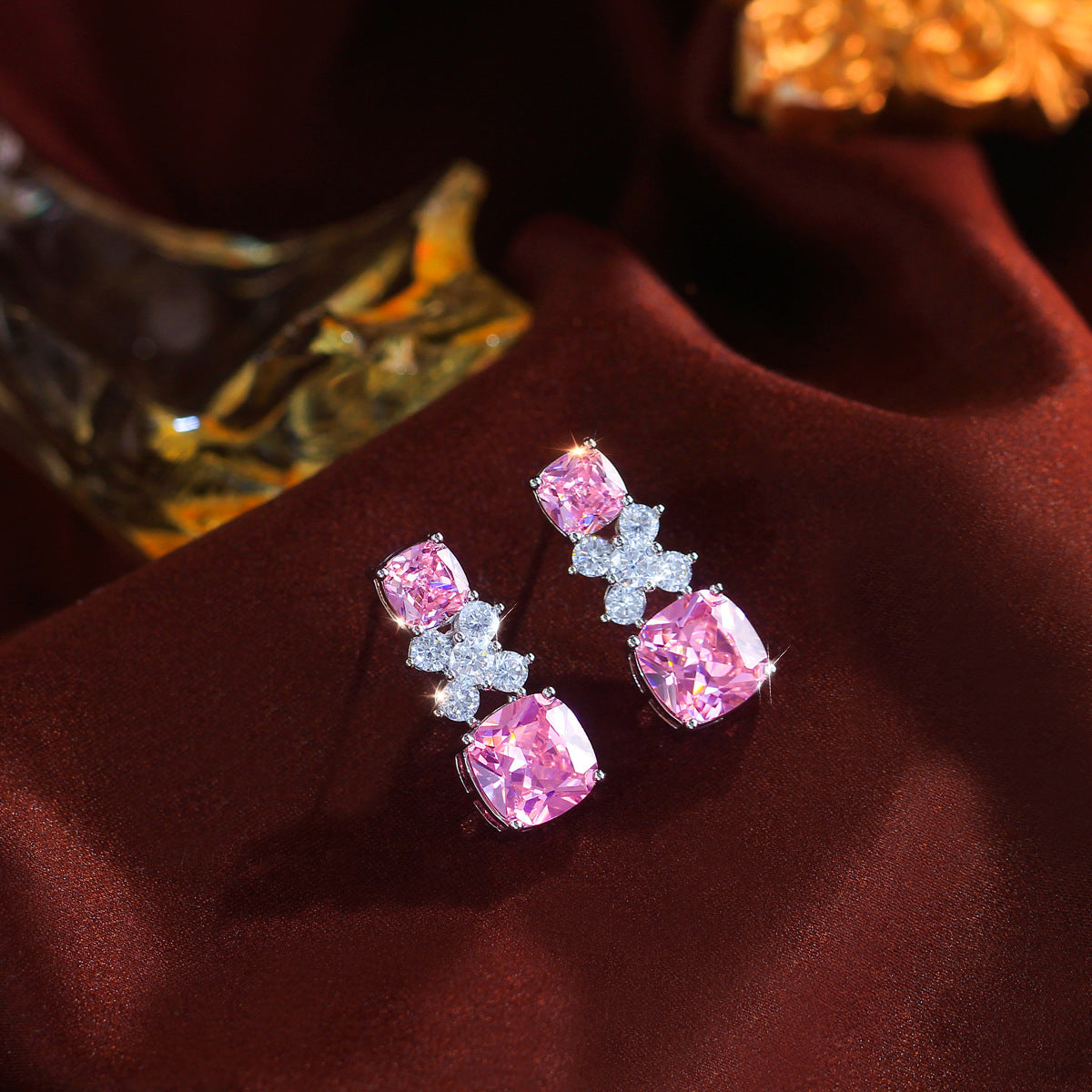 Luxury light and elegant, fresh and sweet, sparkling diamond princess pink square stud earrings for formal events Elegant party earrings with micro-set zirconia in pink color Earrings set with small diamonds