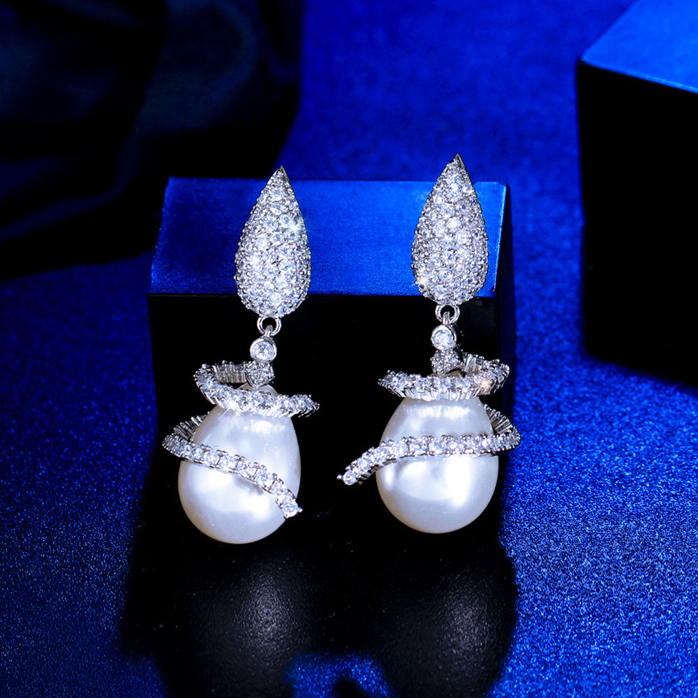 French-style high-end minimalist geometric line pearl earrings with micro-set zirconia - stylish accessories for autumn and winter