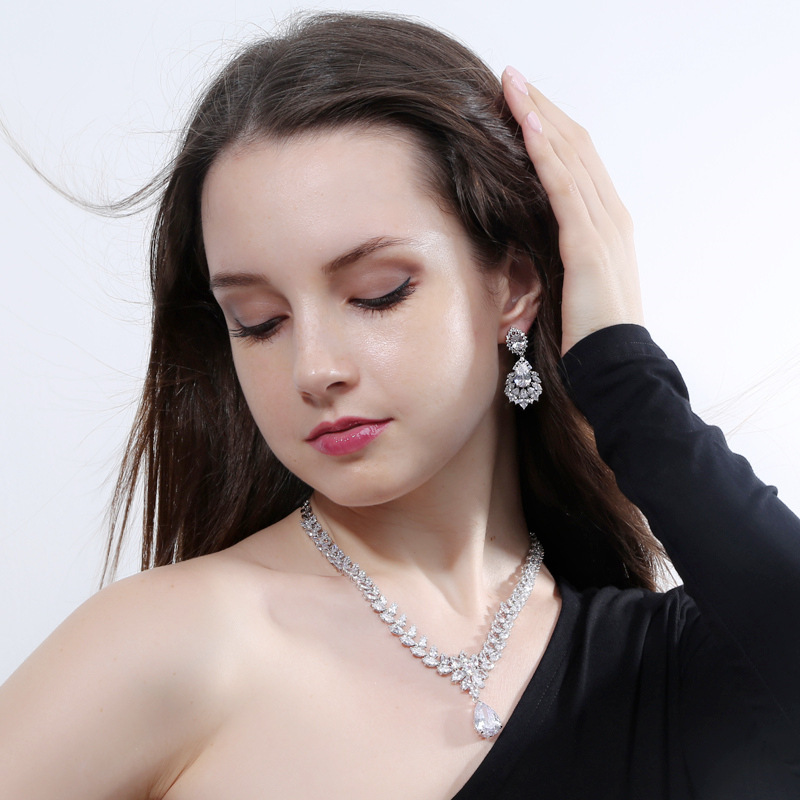European and American 3A Zircon Set - Ultra-Shimmer Wedding Party Accessories - Earrings and Necklace Set