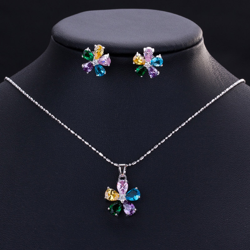 Newly launched bestseller - European and American fashionable jewelry small chain set - women's necklace and earrings set