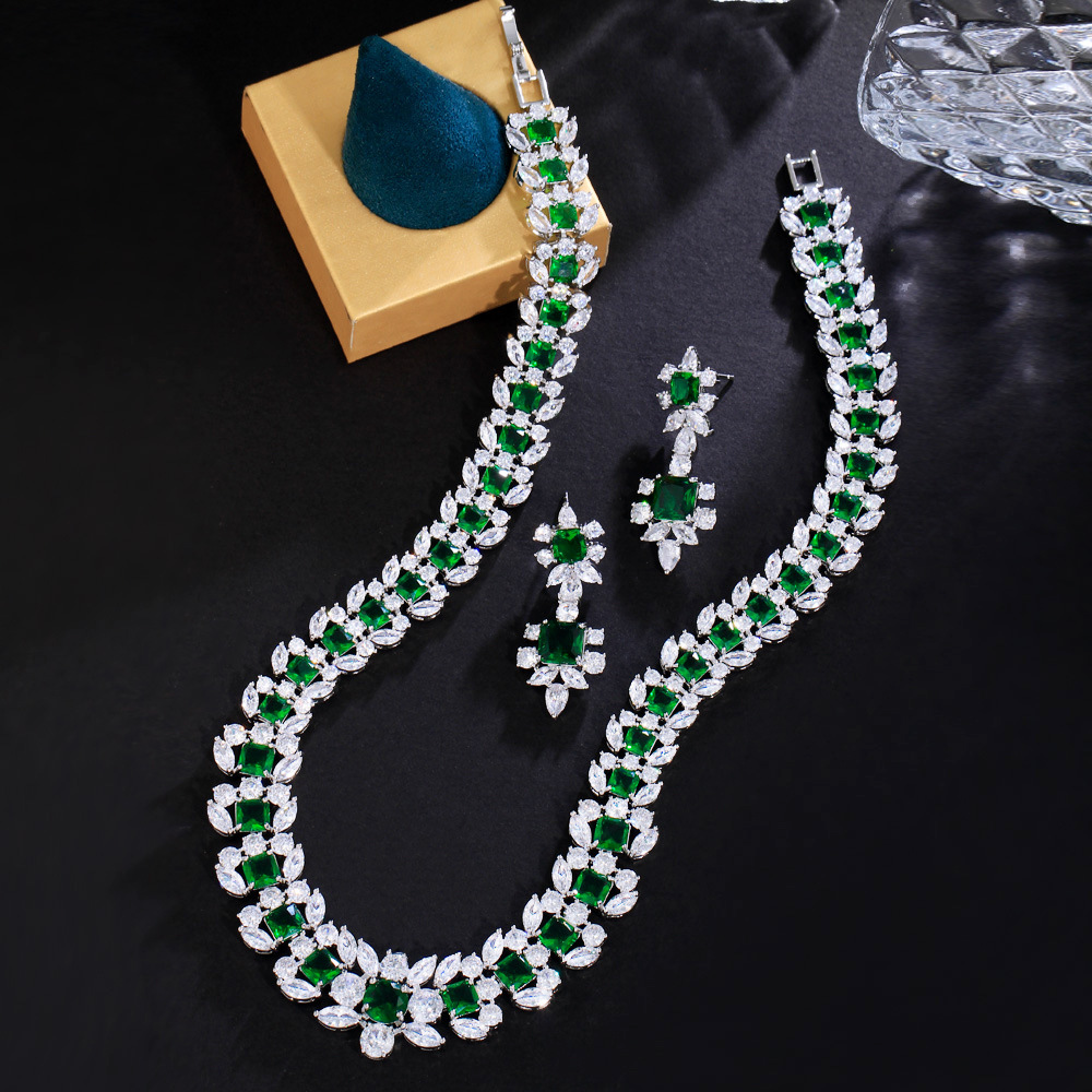 European and American haute couture style luxurious emerald and zircon bracelet for formal event dress accessories fully set with diamonds necklace and earrings set