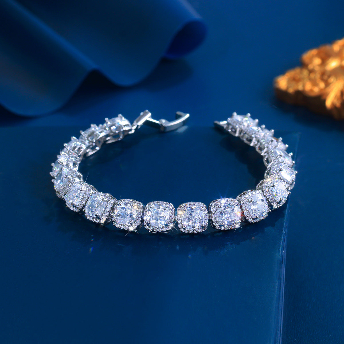 Fashionable and luxurious square sugar-shaped diamond-zirconia bracelet for women featuring unique style and versatile compatibility high-end evening dress jewelry item