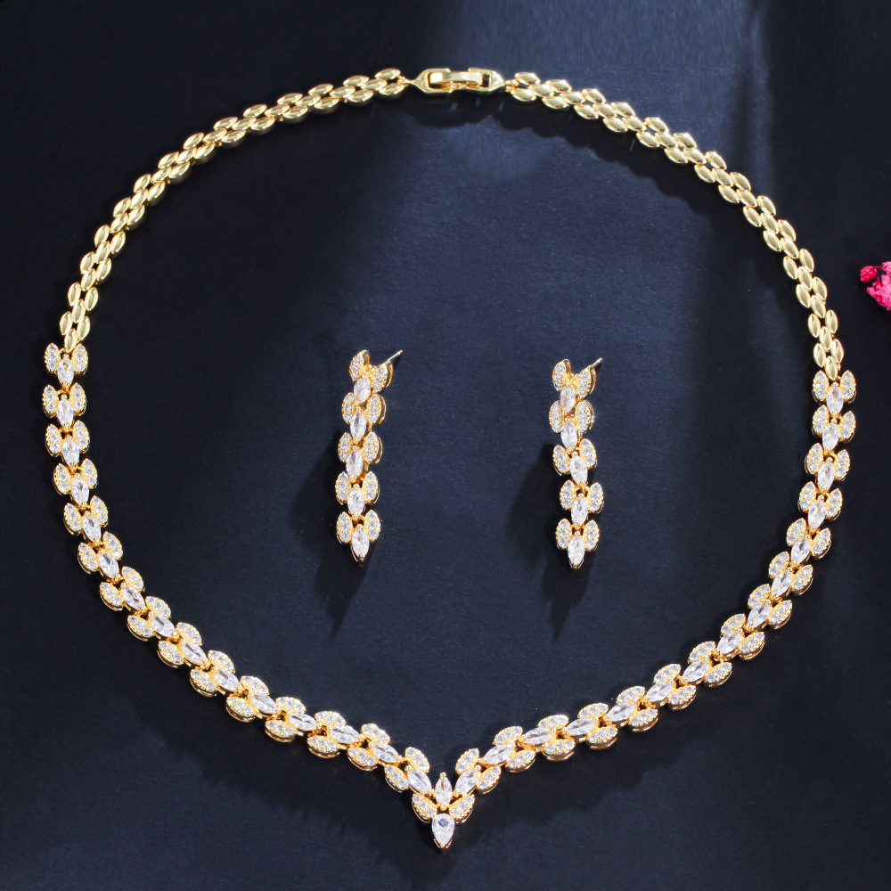 Korean version of classic and simple jewelry set for necklaces and earrings - stylish and versatile bridal necklace set chain