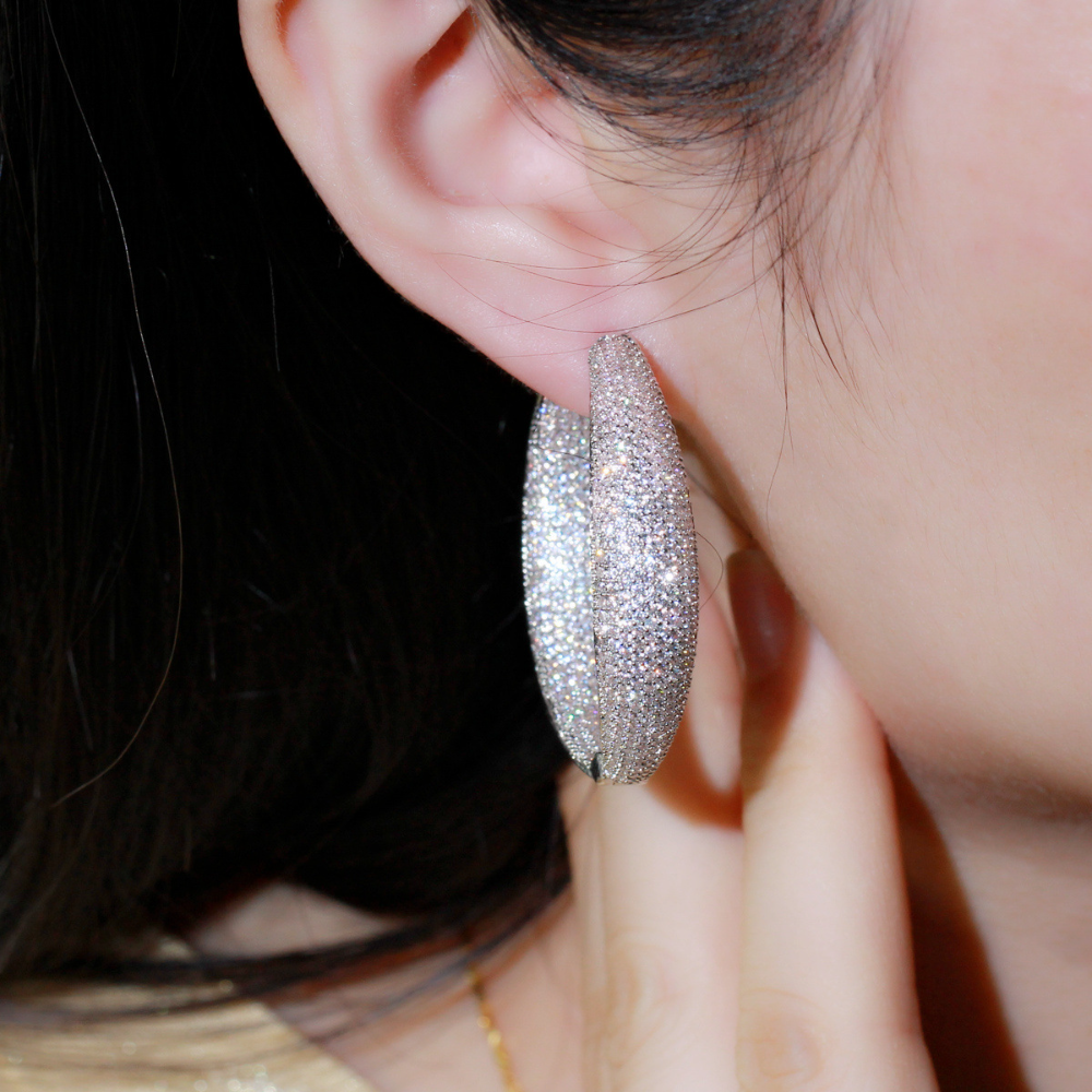 European and American minimalist round ear ring with micro-set sparkling diamonds and zirconium stones copper-plated gold fashionable earrings