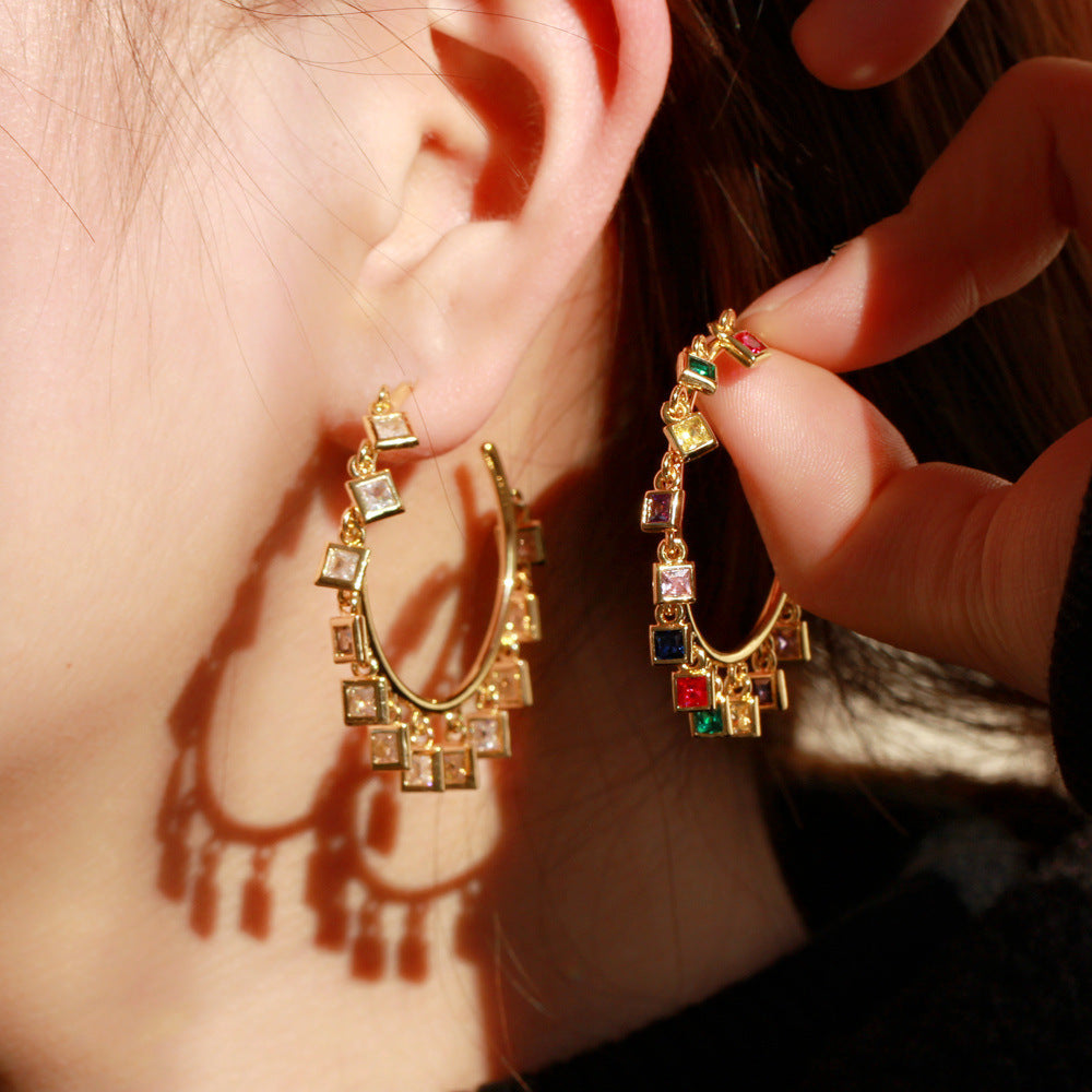 Best-selling new gold-plated leopard-print ear cuffs with tiny zirconia inlays Trendy ear accessories in batch of golden ear clasps