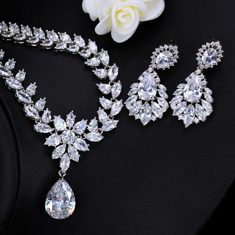 European and American 3A Zircon Set - Ultra-Shimmer Wedding Party Accessories - Earrings and Necklace Set