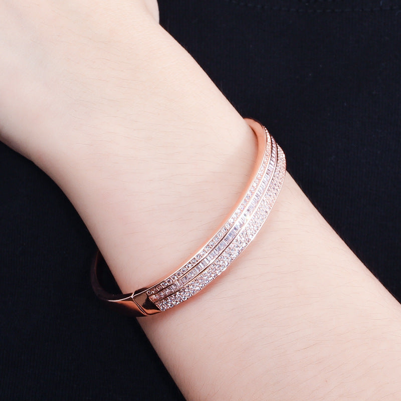 European and American style elegant spring clasp women's bracelet Precisely set three-row AAA zirconia jewelry piece
