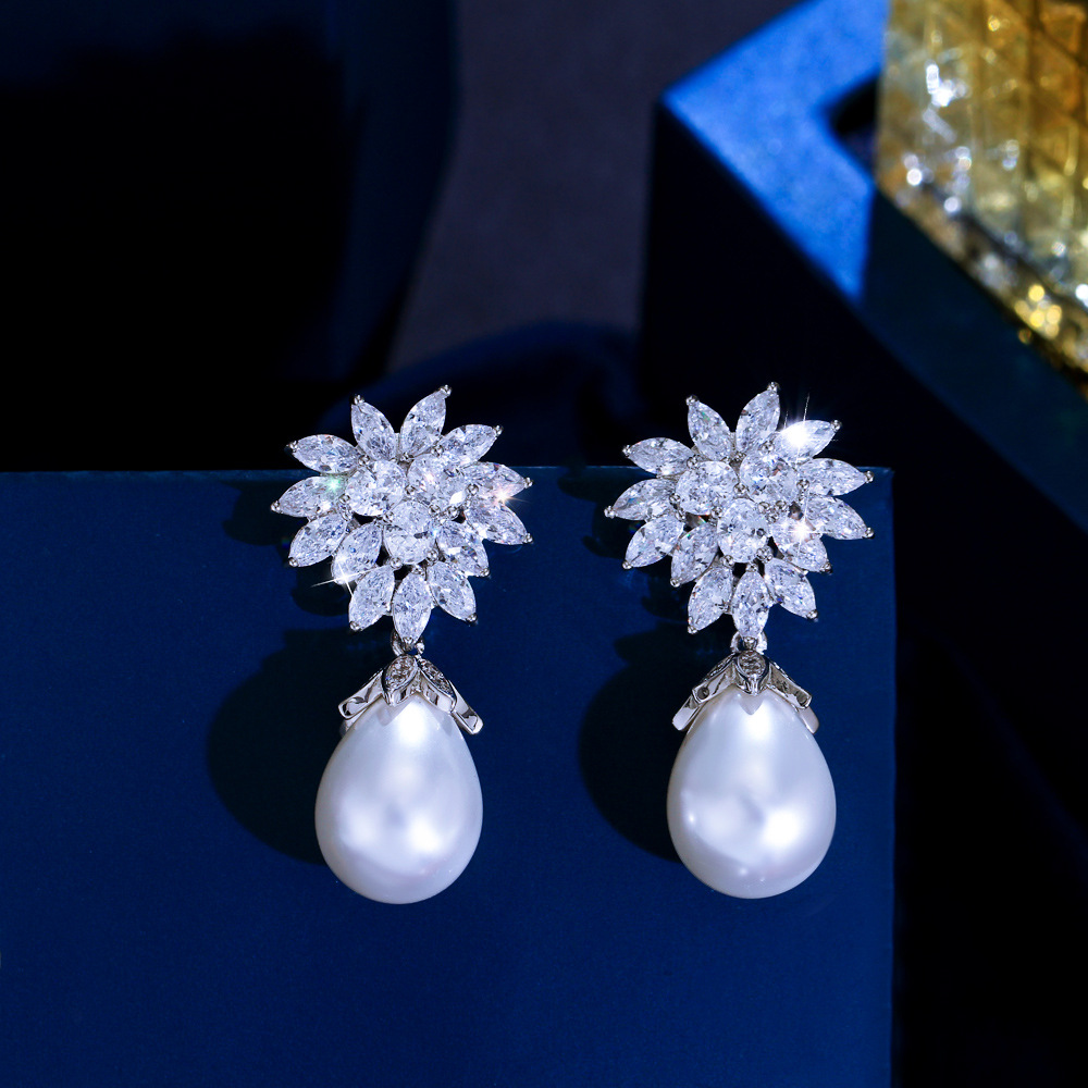 Luxury-sleek fashion snowflake pearl zirconia earrings - elegant ear ornaments for formal weddings and banquets, suitable for brides' gowns.
