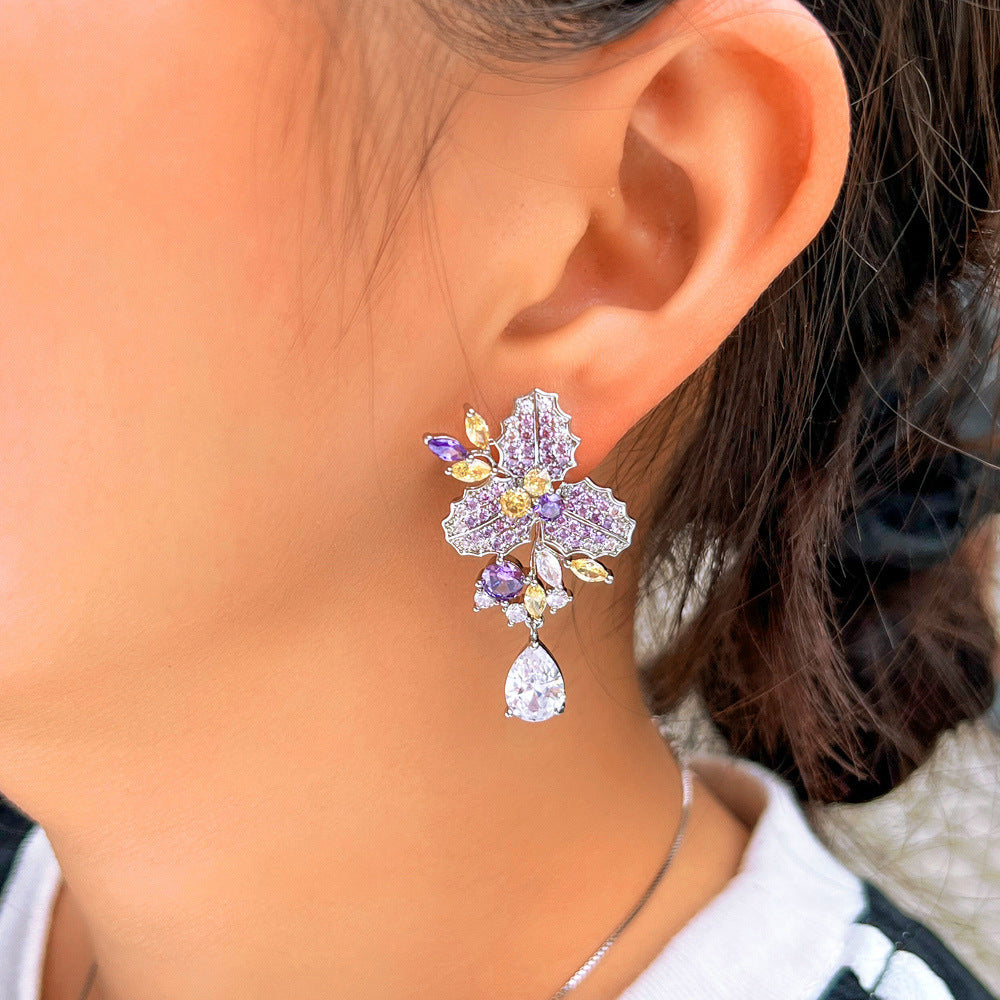 French-style minimalist luxury fashion-inspired design floral diamond-studded drop-shaped earrings dazzling zirconia earrings set