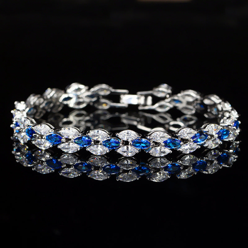 Korean version accessory with elegant leaf-shaped white gold jewelry of AAA quality, zirconia bracelet