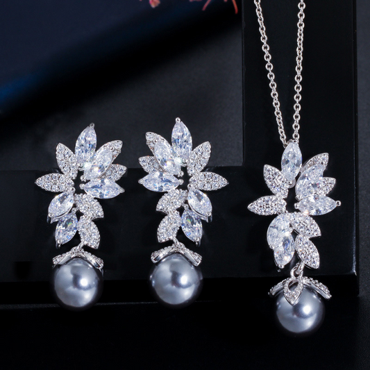 Korean-style fashion versatile S925 pure silver needle micro-set zirconia shell pearl necklace earrings and chain set. For women