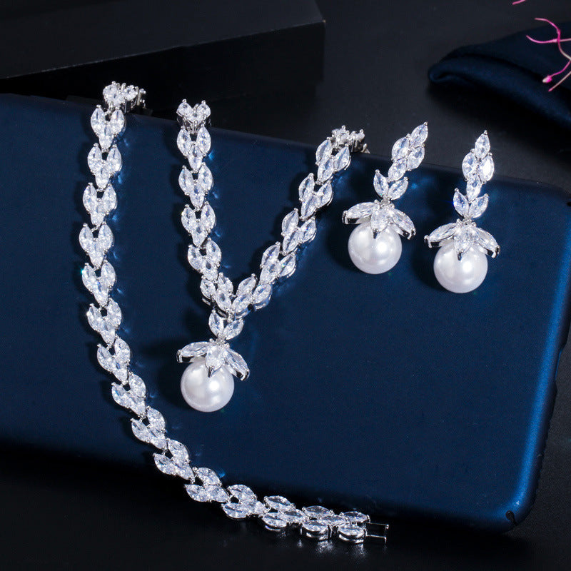 Japanese and Korean bride AAA zircon braceletshell pearl hand chain earrings and necklace set of three pieces