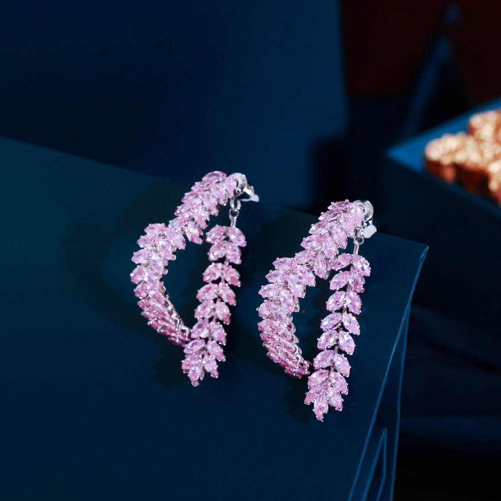 Luxury soft-pink heart-shaped earrings with interchangeable designs featuring high-end zirconia stones Versatile and extremely shiny wheat-shaped heart-shaped earrings