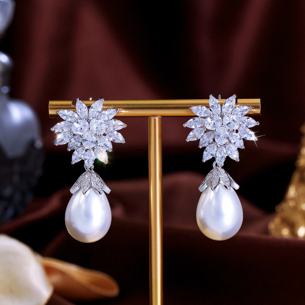 Luxury-sleek fashion snowflake pearl zirconia earrings - elegant ear ornaments for formal weddings and banquets, suitable for brides' gowns.