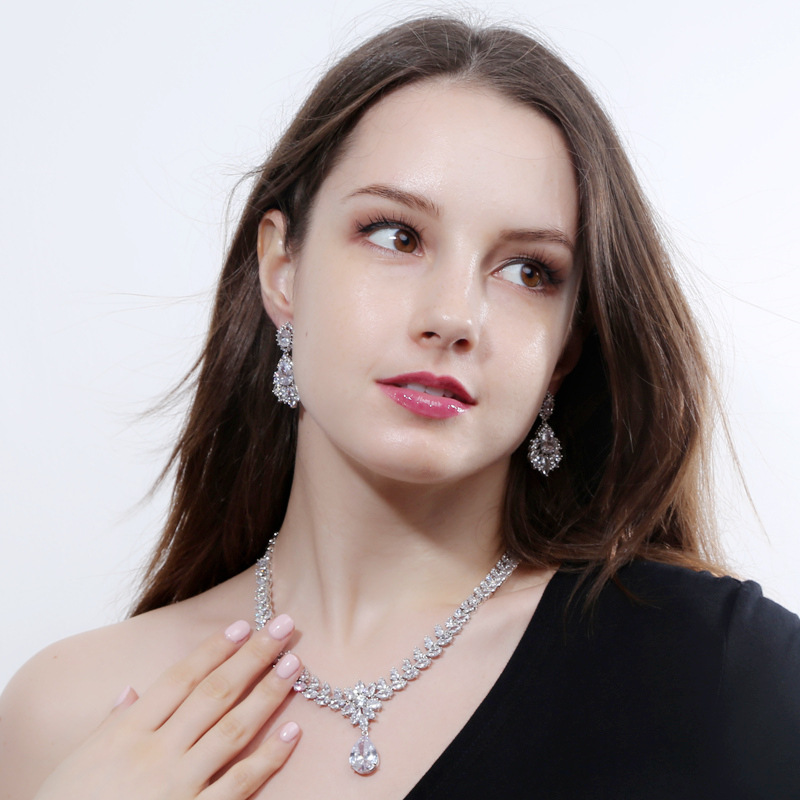 European and American 3A Zircon Set - Ultra-Shimmer Wedding Party Accessories - Earrings and Necklace Set