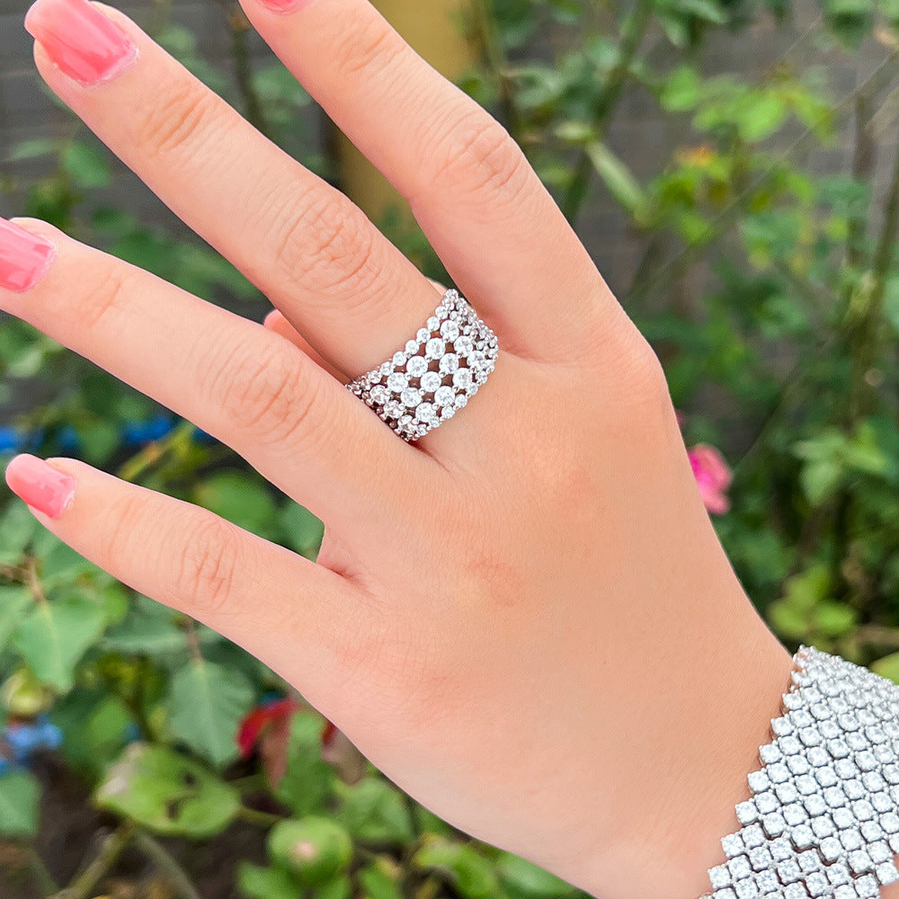 Luxurious retro ultra-bright open ring with full diamonds - a rare and popular online live-streaming accessory featuring zirconium rings