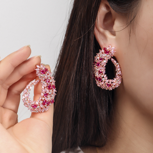 European Heavy Industry Star Fashion High-end and Elegant Leaf-shaped Earrings Set with Zirconia Stones - Versatile and Stylish Ear Accessories