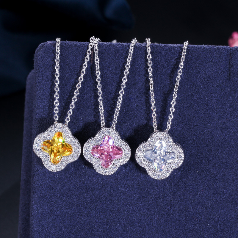 Korean version of micro-set zirconia pendant - Four-leaf clover necklace - Lucky grass accessory