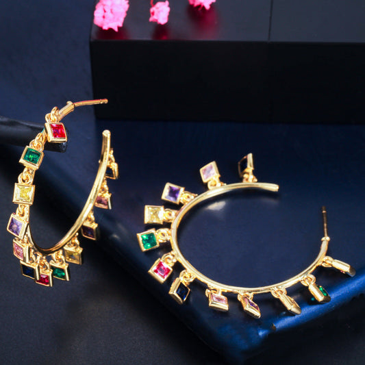Best-selling new gold-plated leopard-print ear cuffs with tiny zirconia inlays Trendy ear accessories in batch of golden ear clasps