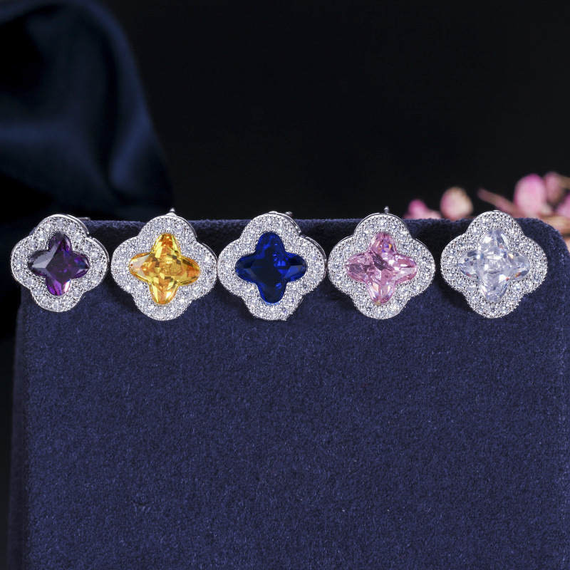 Korean version of micro-set zirconia pendant - Four-leaf clover necklace - Lucky grass accessory