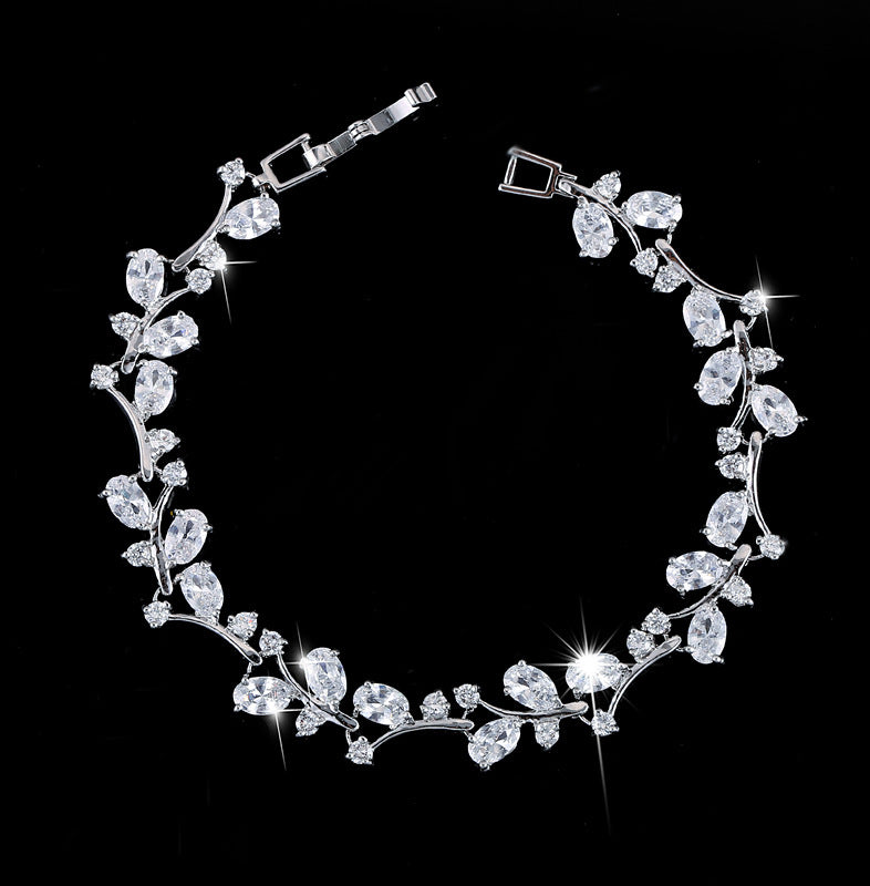 Korean version hand accessories.Korean-style fashionable 18K white gold zirconium bracelet for women