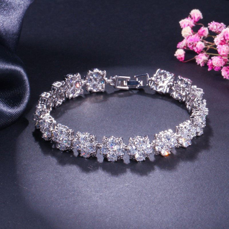 Hot-selling Korean-style bracelet featuring elegant and simple AAA-quality zirconia stones