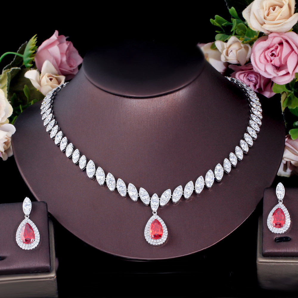 Korean version of the elegant bridal set. Environmentally friendly copper micro-set zirconia necklace earrings and chain Wedding dress accessory for banquets