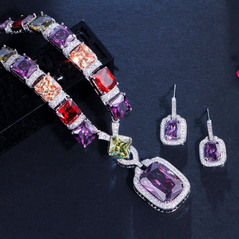 European and American bride's color zircon necklace and earrings set - two pieces. Wedding dress accessory that suits any occasion Elegant ear studs for banquets. Set chain