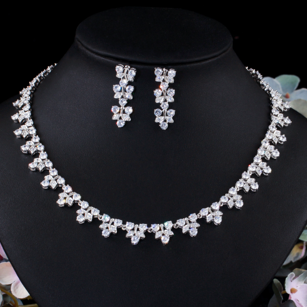 European and American trend simple and fashionable zirconium leaf-shaped bridal necklace and dress matching elegant earrings two-piece set