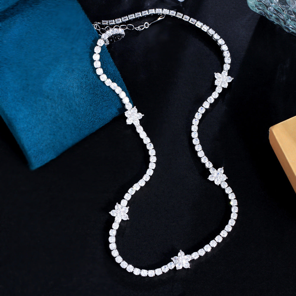 Ins-style niche and minimalist luxury jewelry featuring micro-set zirconia and full-diamond flowers A tennis bracelet necklace with small flowers