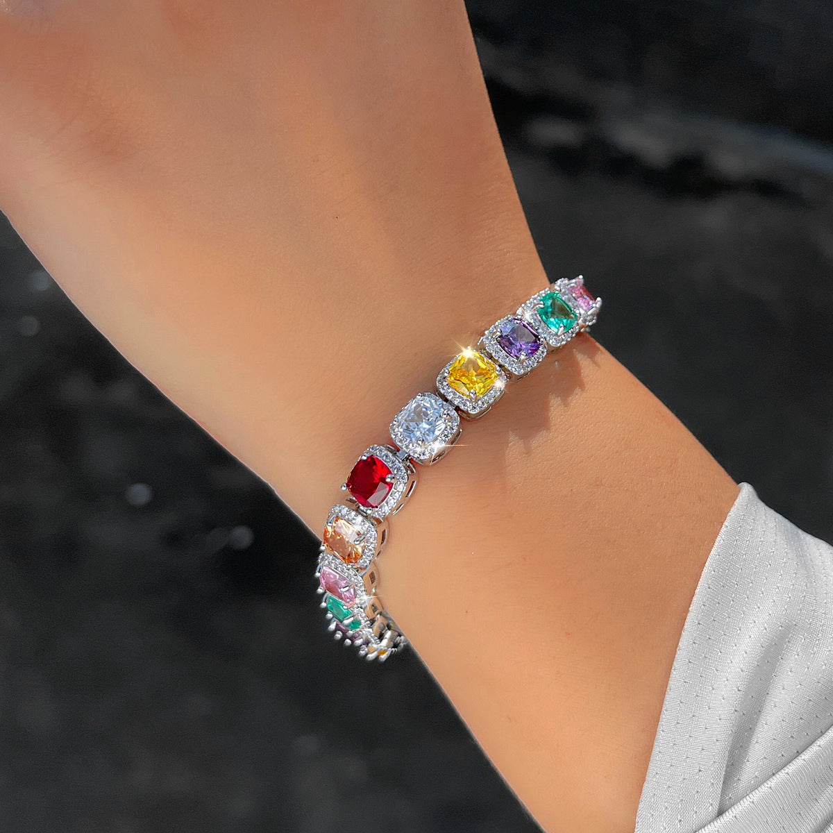 Luxury-sleek jewelry - Dopamine geometric square zirconia diamond bracelet accessory for women a niche design with a high-end feel full of precious stones