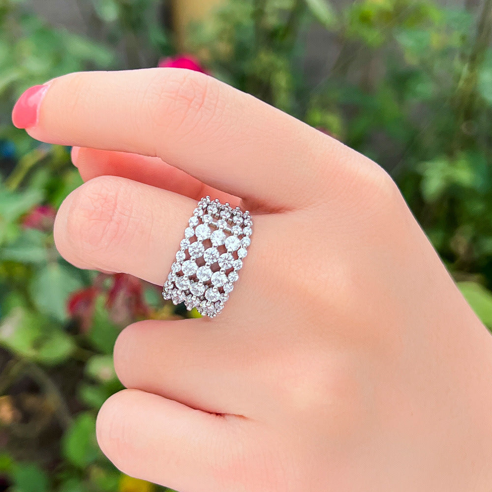 Luxurious retro ultra-bright open ring with full diamonds - a rare and popular online live-streaming accessory featuring zirconium rings