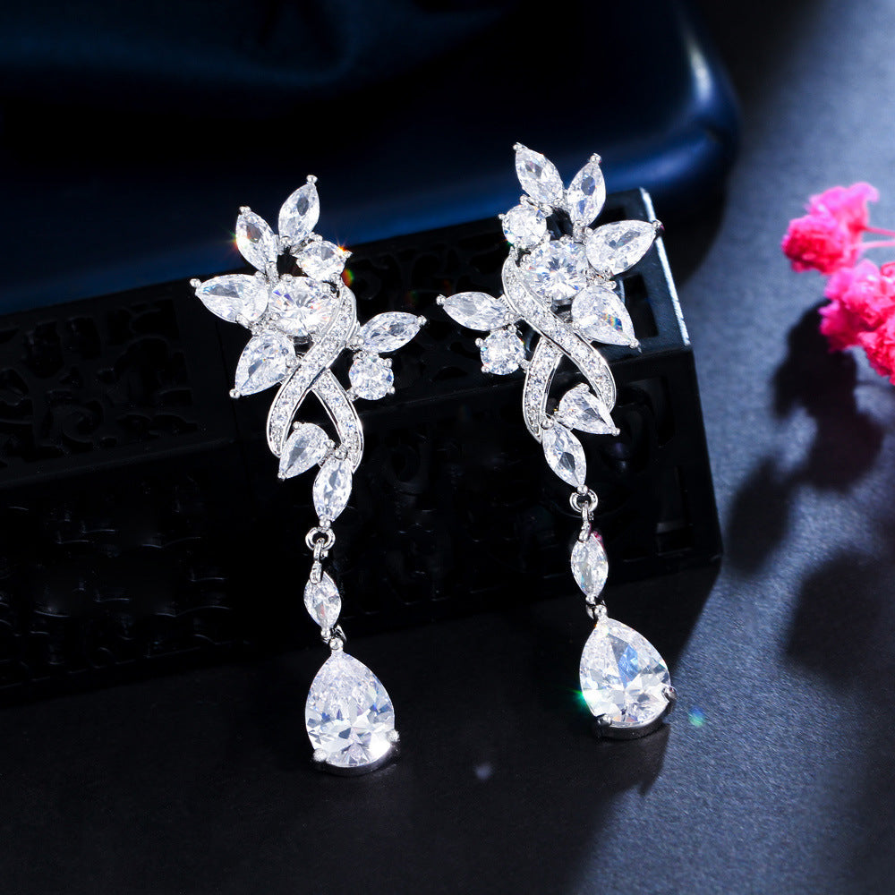 European style long luxurious leaf-shaped drop women's earrings with zircon gemstones