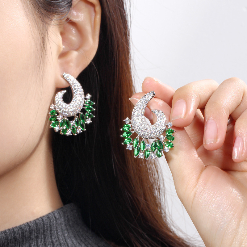 New European-style creative exaggerated diamond earrings. Ultra-shiny zirconia women's versatile ear accessories