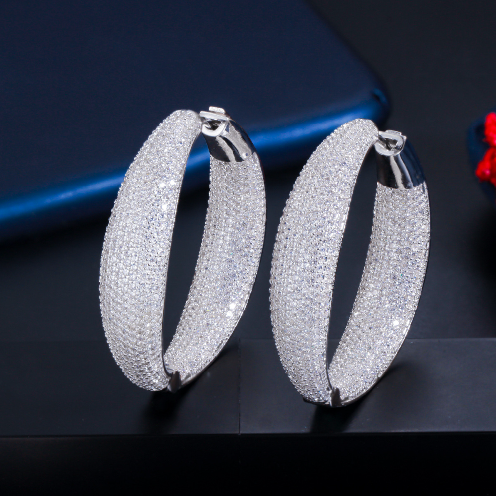 European and American minimalist round ear ring with micro-set sparkling diamonds and zirconium stones copper-plated gold fashionable earrings