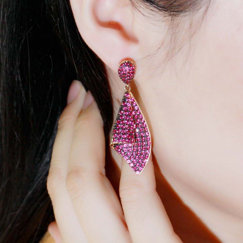 European and American creative micro-set zirconia geometric shape S925 silver needle petal earrings elegant and refined jewelry pieces