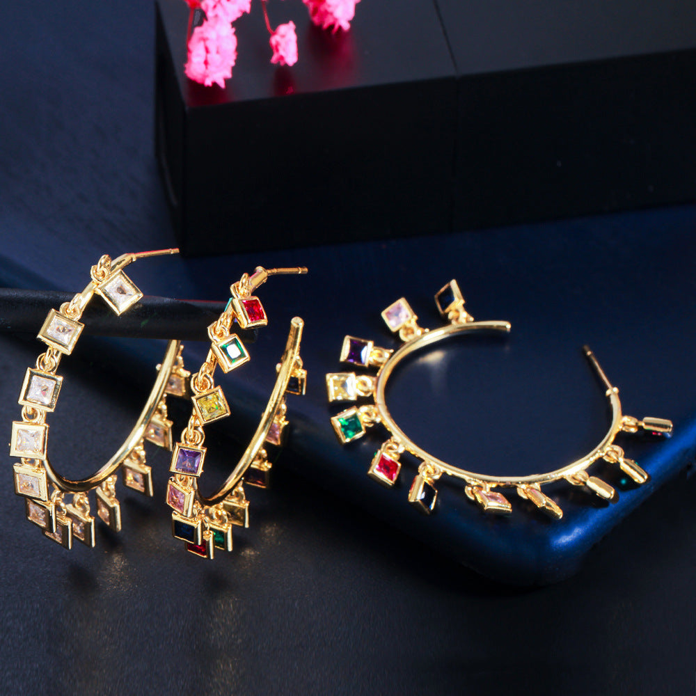 Best-selling new gold-plated leopard-print ear cuffs with tiny zirconia inlays Trendy ear accessories in batch of golden ear clasps